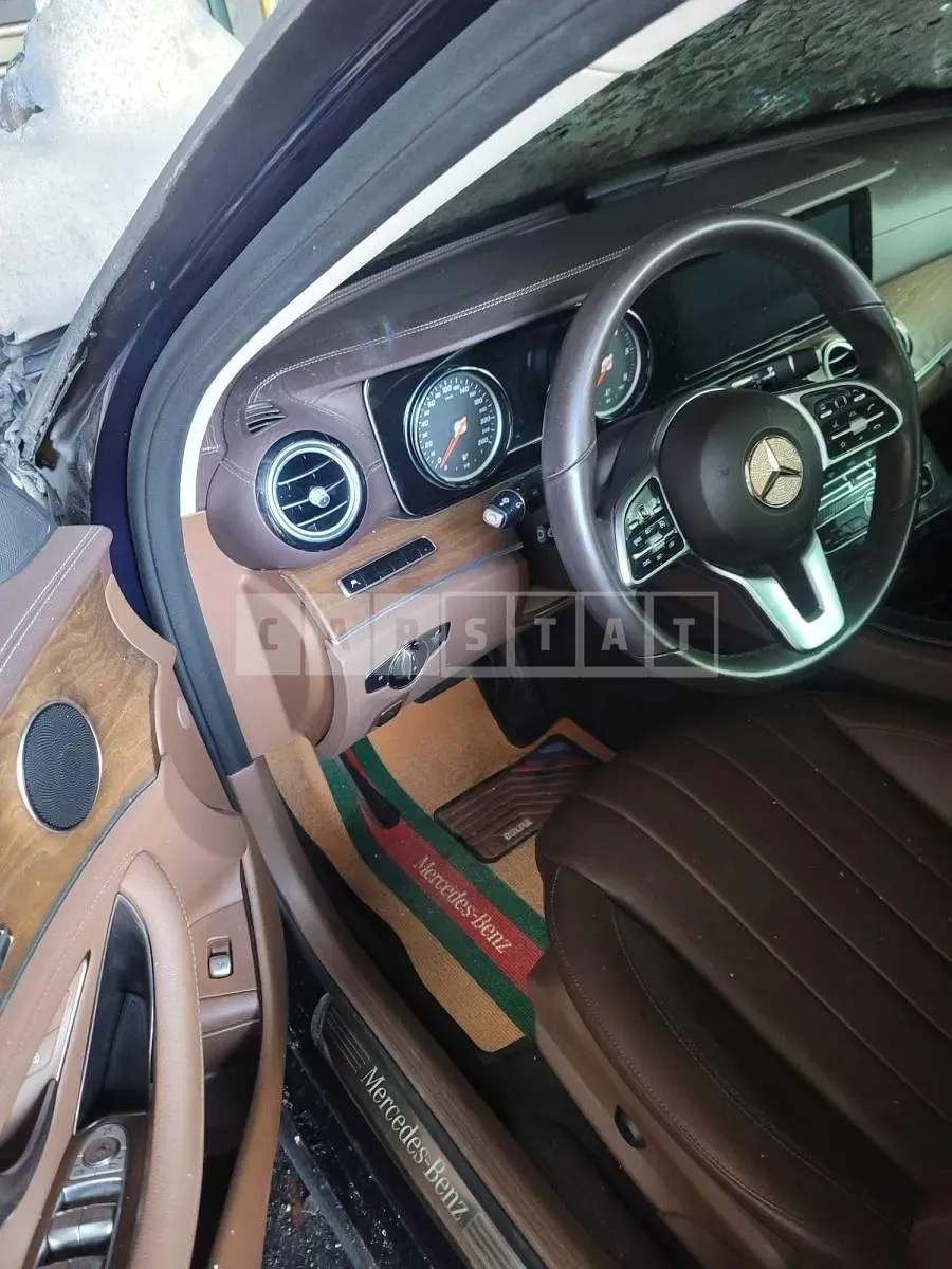 Photo 2 of 34: 2019 Mercedes-Benz E220 d 4Matic — Korean insurance auction