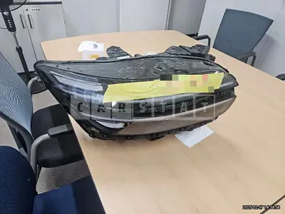 Photo 1 of 4: 2024 Genesis (parts) GV70 Right Headlamp — Korean insurance auction