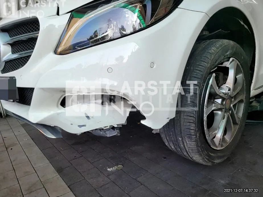 Photo 2 of 19: 2017 Mercedes-Benz C220d, VIN WDDWF0EB3HR232169 — Korean insurance auction