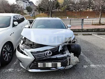 Photo 1 of 5: 2016 Lexus ES300h — Korean insurance auction