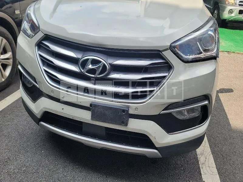 Photo 2 of 13: 2015 Hyundai Santa Fe DM 2.2 4WD, VIN KMHSW81XDGU542686 — Korean insurance auction