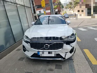 Photo 1 of 31: 2023 Volvo XC60B5 AWD — Korean insurance auction