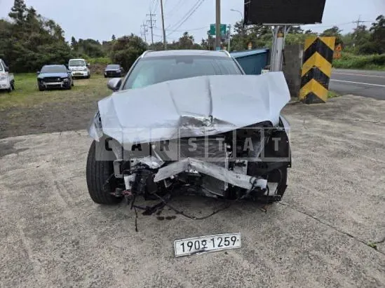 Photo 2 of 19: 2022 Genesis Hyundai GV70, VIN KMTMA81BDNU048632 — Korean insurance auction