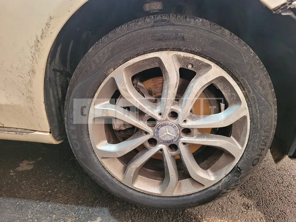 Photo 2 of 19: 2015 Mercedes-Benz C 200, VIN WDDWF4CB2FF131746 — Korean insurance auction