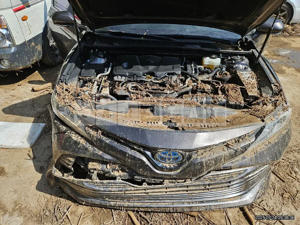 Photo 2 of 16: 2018 Toyota Camry Hybrid — Korean insurance auction