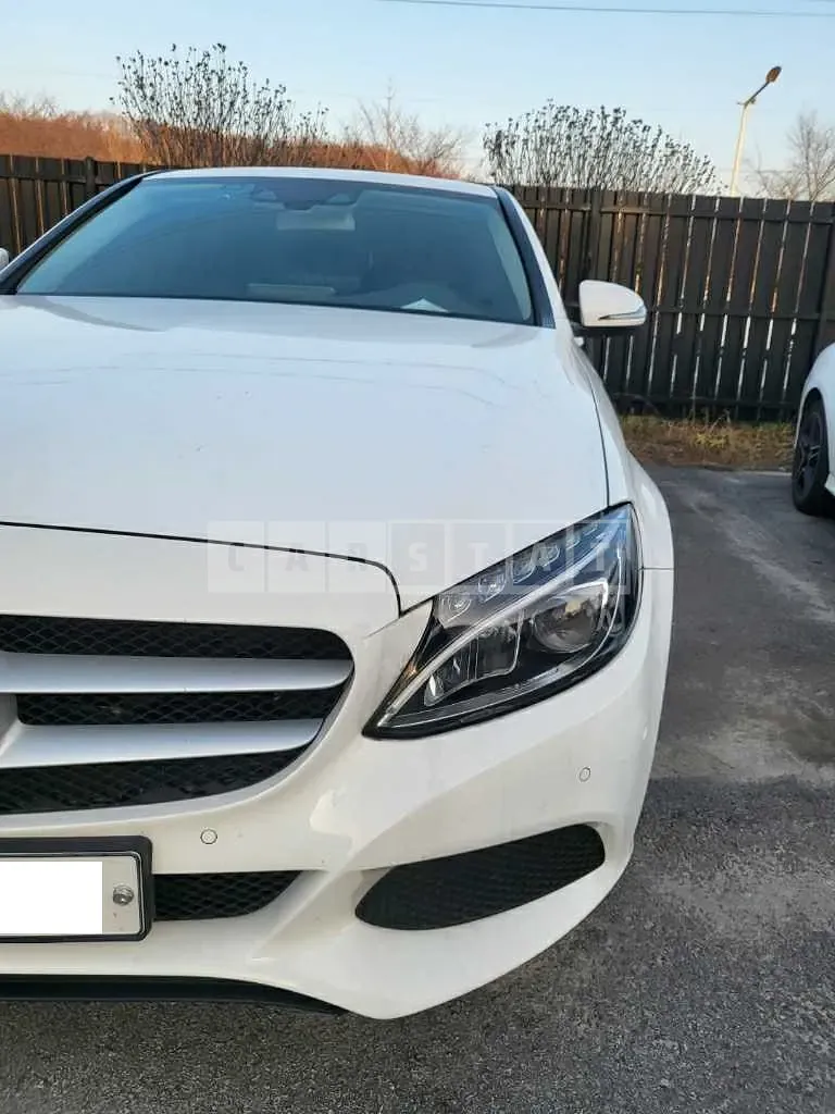 Photo 2 of 43: 2018 Mercedes-Benz C 200, VIN WDDWF4CB0JF709075 — Korean insurance auction