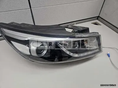 Photo 1 of 4: 2015 Kia (parts) Carnival Passenger Seat Headlamp — Korean insurance auction