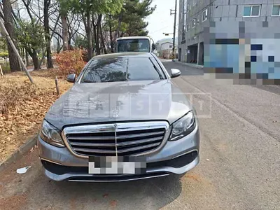 Photo 1 of 8: 2018 Mercedes-Benz E220 d — Korean insurance auction