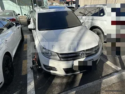 Photo 1 of 9: 2016 Volkswagen Tiguan 2.0 TDI BMT, VIN WVGZZZ5NZGW047279 — Korean insurance auction