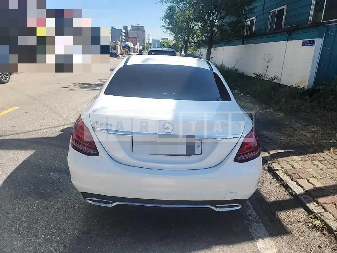 Photo 2 of 22: 2016 Mercedes-Benz C200 — Korean insurance auction