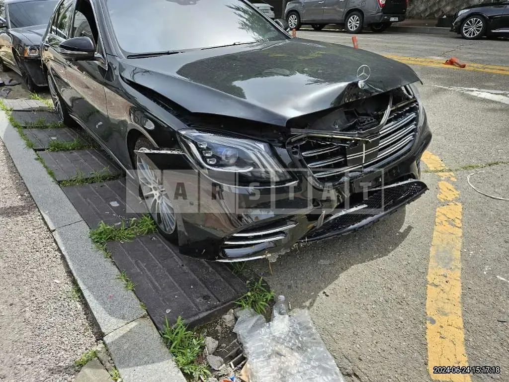 Photo 2 of 33: 2018 Mercedes-Benz S350d 4Matic, VIN WDDUF2BB5JA362367 — Korean insurance auction