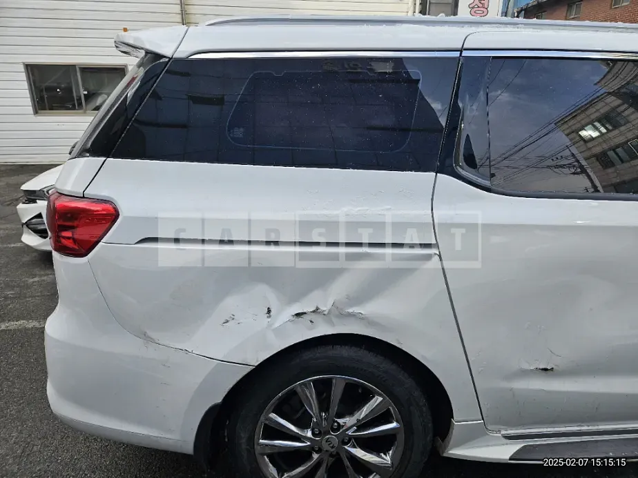 Photo 2 of 25: 2018 Kia Carnivals — Korean insurance auction