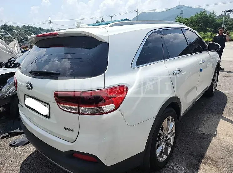 Photo 2 of 10: 2017 Kia Sorento, VIN KNAPK81BBHA289120 — Korean insurance auction