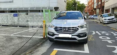 Photo 1 of 4: 2016 Hyundai Santa Fe, VIN KMHSW81UBGU684546 — Korean insurance auction