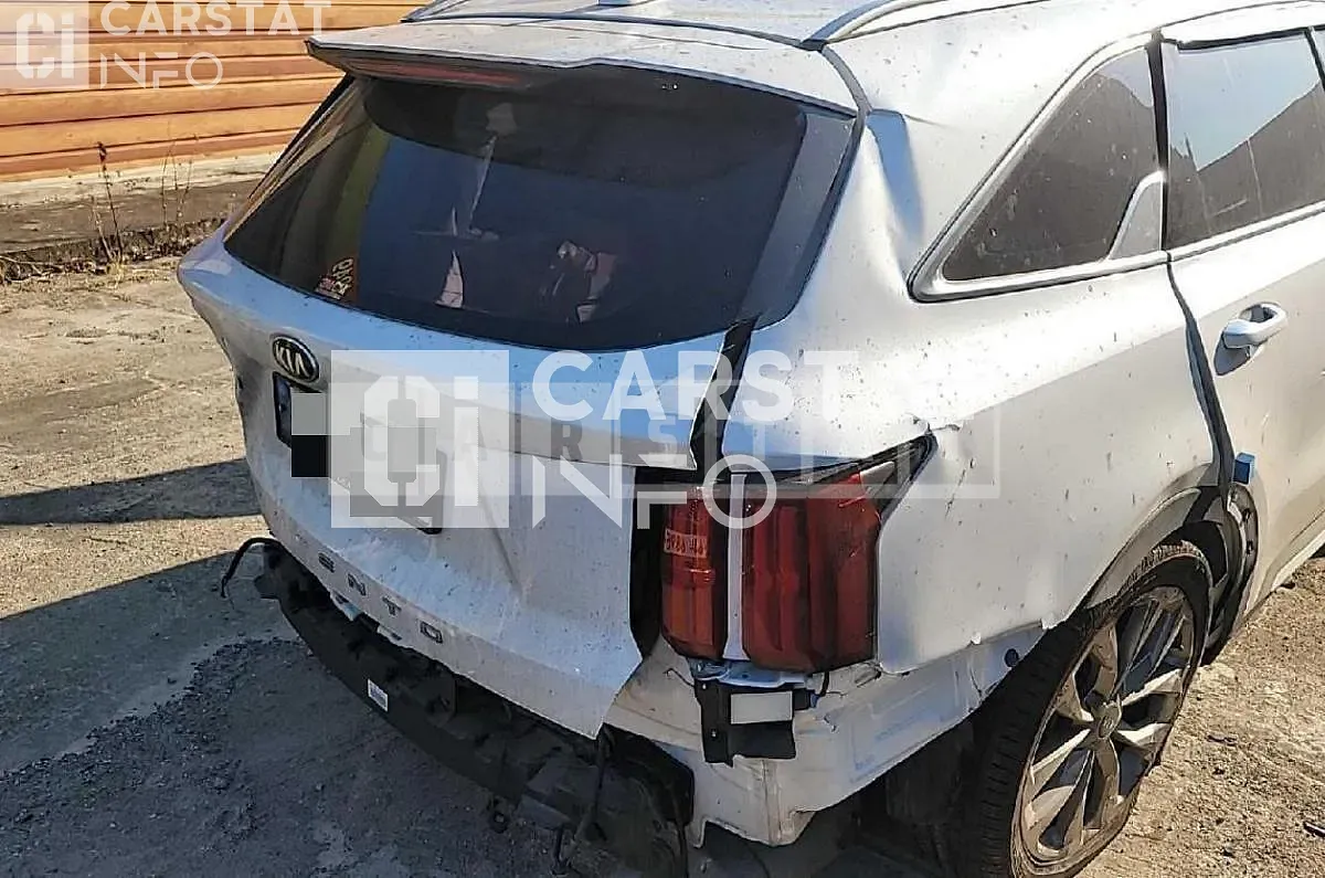 Photo 2 of 13: 2021 Kia Sorento, VIN KNARL81BHMA089057 — Korean insurance auction