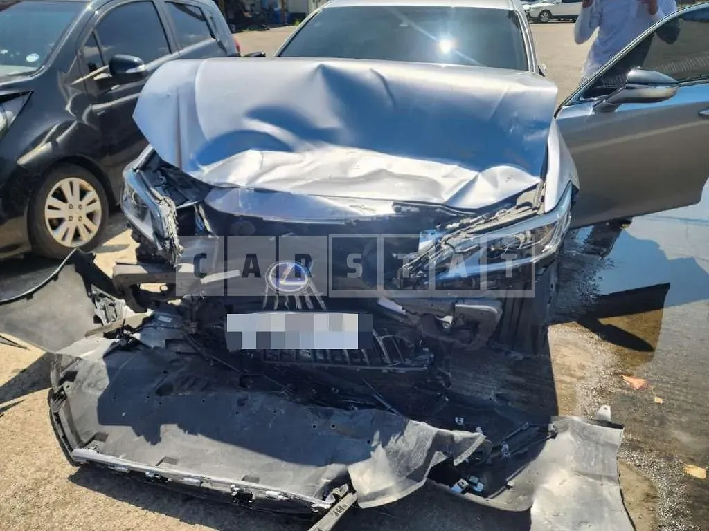 Photo 2 of 10: 2021 Lexus ES300h — Korean insurance auction