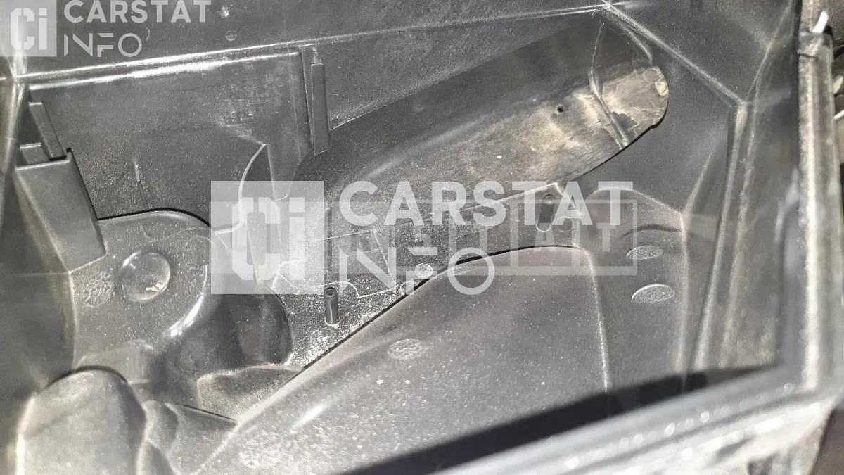 Photo 2 of 7: 2020 BMW Calm 320i — Korean insurance auction