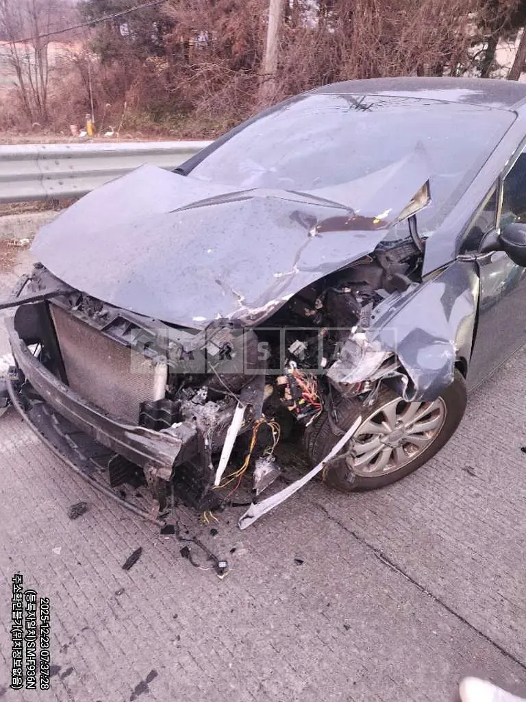 Photo 2 of 4: 2015 Kia Kz — Korean insurance auction
