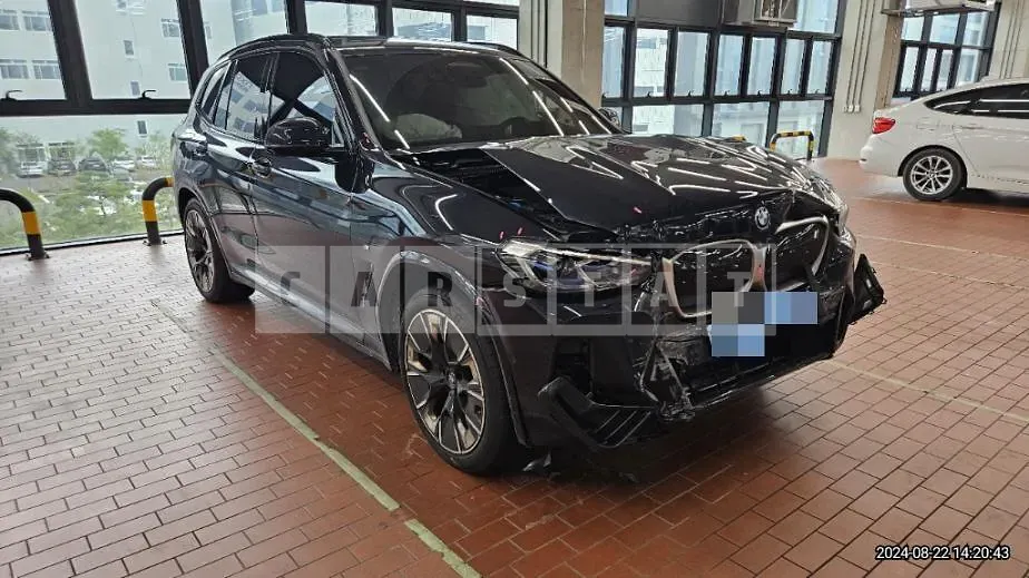 Photo 2 of 33: 2024 BMW iX3 M Sport — Korean insurance auction