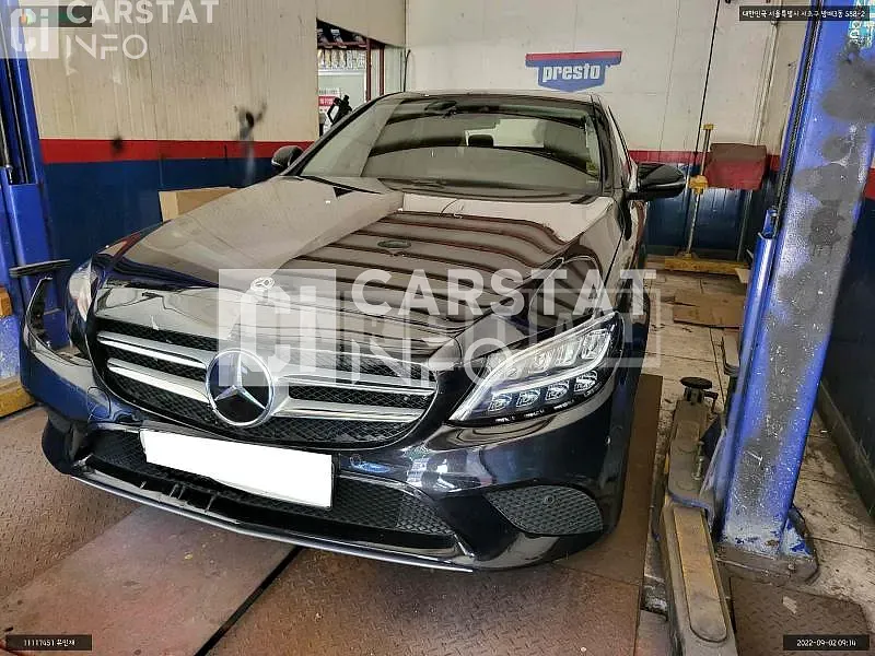 Photo 2 of 8: 2021 Mercedes-Benz C220 d 4Matic, VIN W1KWF1FB2MR639589 — Korean insurance auction