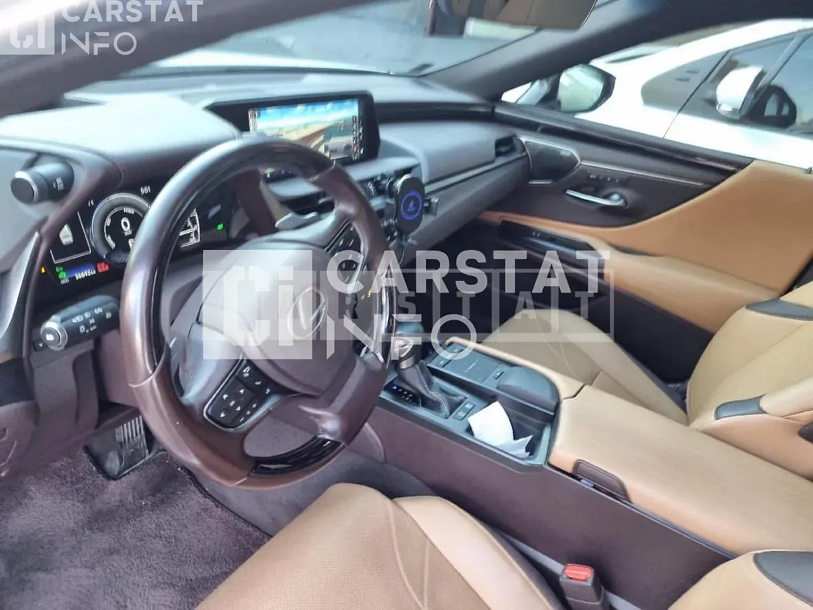 Photo 2 of 11: 2019 Lexus ES300h, VIN JTHB21B13K2065428 — Korean insurance auction