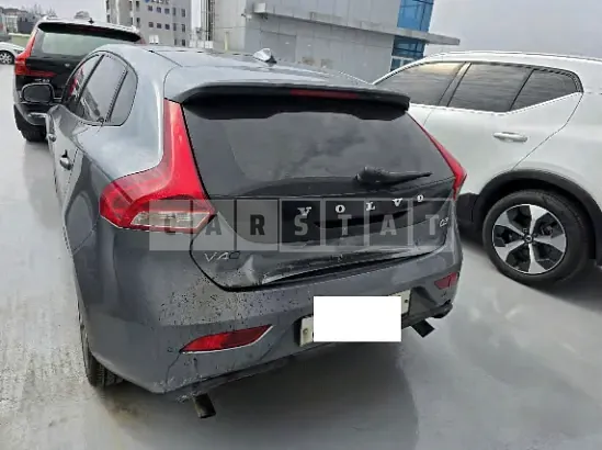 Photo 2 of 7: 2018 Volvo V40 D3 — Korean insurance auction