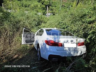 Photo 1 of 32: 2018 BMW 520d xDrive, VIN WBAJC5106JG861356 — Korean insurance auction