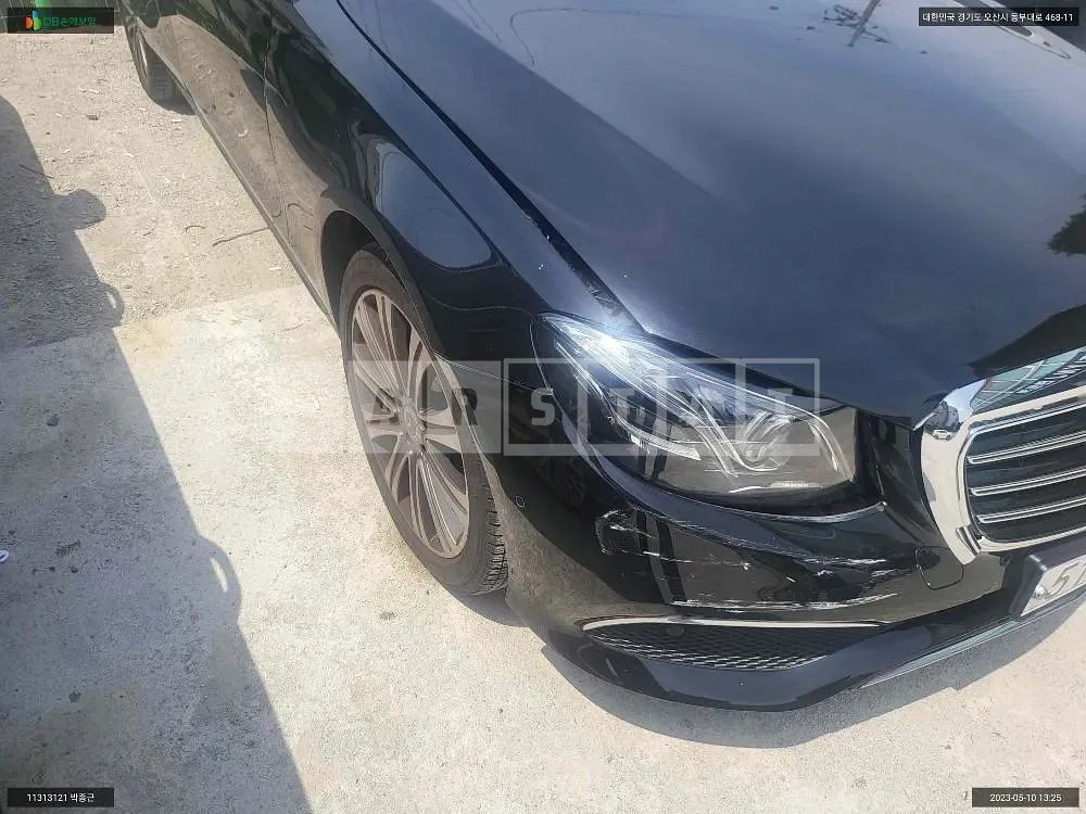 Photo 2 of 22: 2018 Mercedes-Benz E400 4Matic, VIN WDDZF6GB8JA453784 — Korean insurance auction