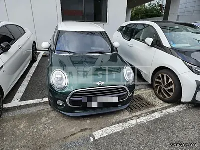 Photo 1 of 12: 2018 MINI Cooper Five-Door — Korean insurance auction
