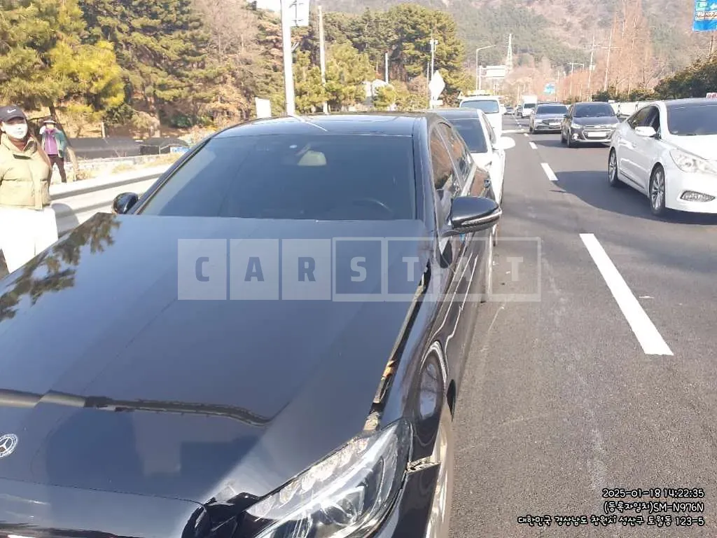 Photo 2 of 9: 2018 Mercedes-Benz C 220d — Korean insurance auction