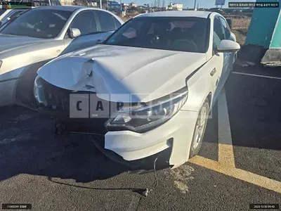Photo 1 of 10: 2017 Kia K5, VIN KNAGS411BHA167572 — Korean insurance auction