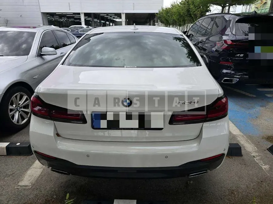Photo 2 of 2: 2022 BMW 520i — Korean insurance auction