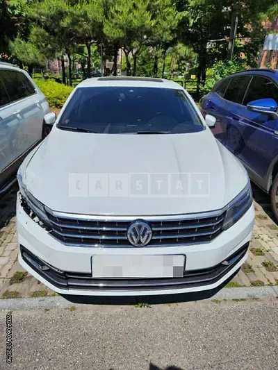Photo 1 of 27: 2018 Volkswagen Passat 2.0 TSI — Korean insurance auction