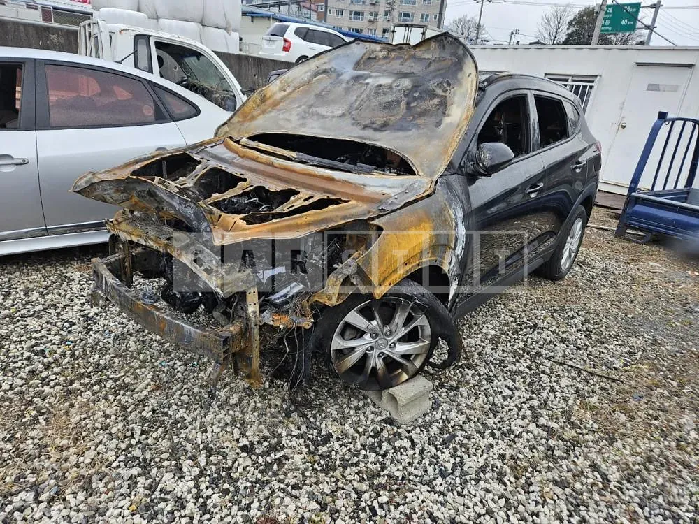 Photo 2 of 14: 2019 Hyundai Tucson, VIN KMHJ3817GKU010907 — Korean insurance auction