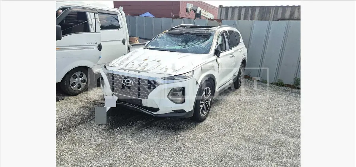 Photo 2 of 12: 2019 Hyundai Santa Fe 2.2 — Korean insurance auction