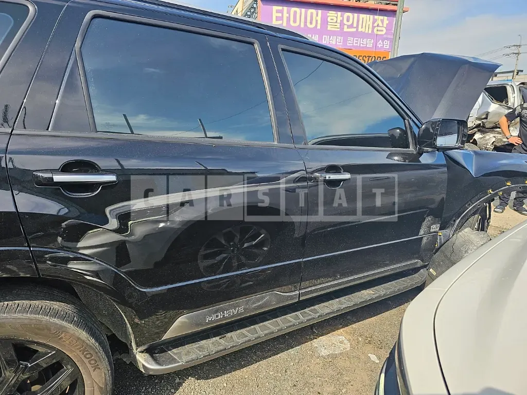 Photo 2 of 4: 2021 Kia Mojave 3.0 4WD, VIN KNAKN814DMA221068 — Korean insurance auction