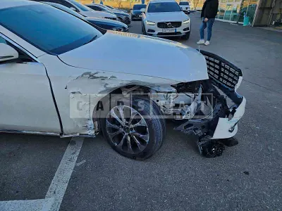 Photo 1 of 9: 2019 Mercedes-Benz E220 d 4Matic, VIN WDDZF0FB8KA650955 — Korean insurance auction