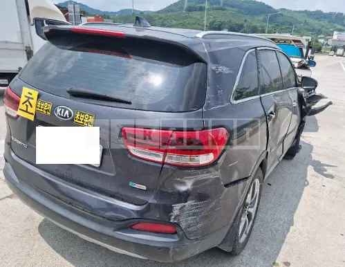 Photo 2 of 10: 2017 Kia Sorento, VIN KNAPH81ABHA296594 — Korean insurance auction