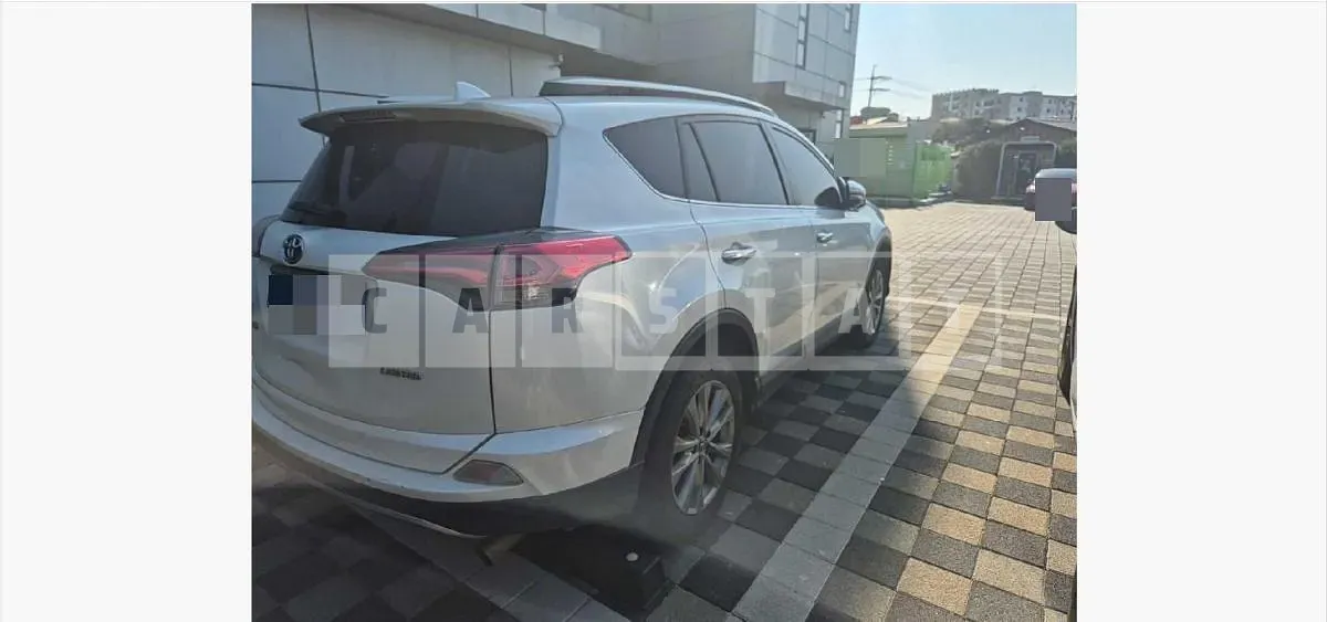 Photo 2 of 37: 2018 Toyota Love 4 — Korean insurance auction