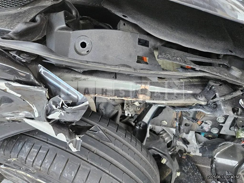 Photo 2 of 33: 2022 BMW 530i — Korean insurance auction