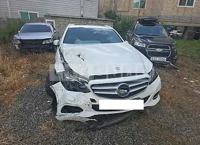 Photo 1 of 14: 2016 Mercedes-Benz E220 BlueTec — Korean insurance auction