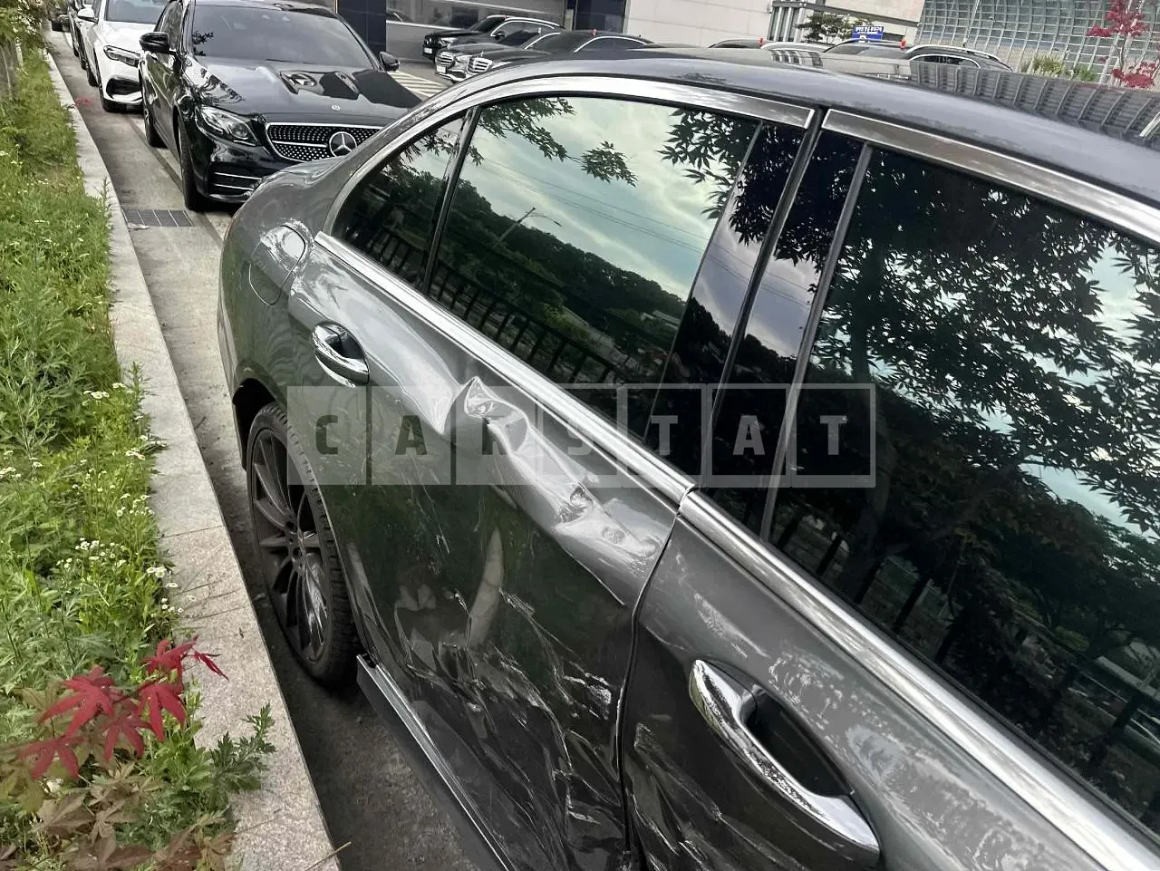Photo 2 of 16: 2022 Mercedes-Benz E350 4Matic, VIN W1KZF8GBXNB035674 — Korean insurance auction