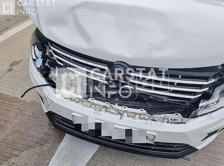 Photo 2 of 6: 2015 Volkswagen CC 2.0 TDI Blue Motion, VIN WVWZZZ3CZFE811179 — Korean insurance auction
