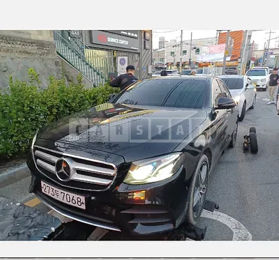 Photo 1 of 23: 2020 Mercedes-Benz E 300 4Matic — Korean insurance auction
