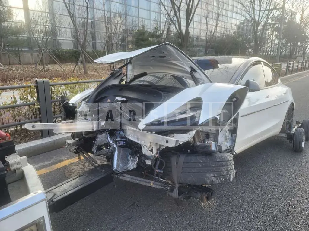 Photo 2 of 9: 2022 Tesla Model 3 Long Range, VIN 5YJ3E1EB5NF307056 — Korean insurance auction