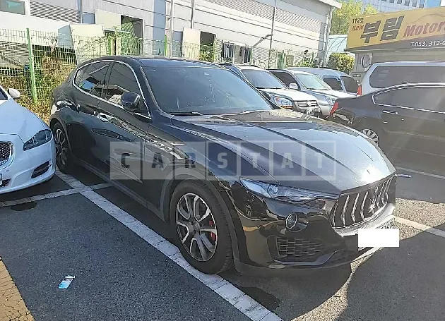 Photo 2 of 50: 2017 Maserati Levante Diesel, VIN ZN661TUG7HX231334 — Korean insurance auction