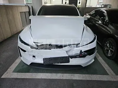 Photo 1 of 10: 2025 Tesla Model Y RWD, VIN LRWYGCFJ0SC228370 — Korean insurance auction