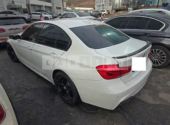 Photo 2 of 7: 2018 BMW 320i — Korean insurance auction