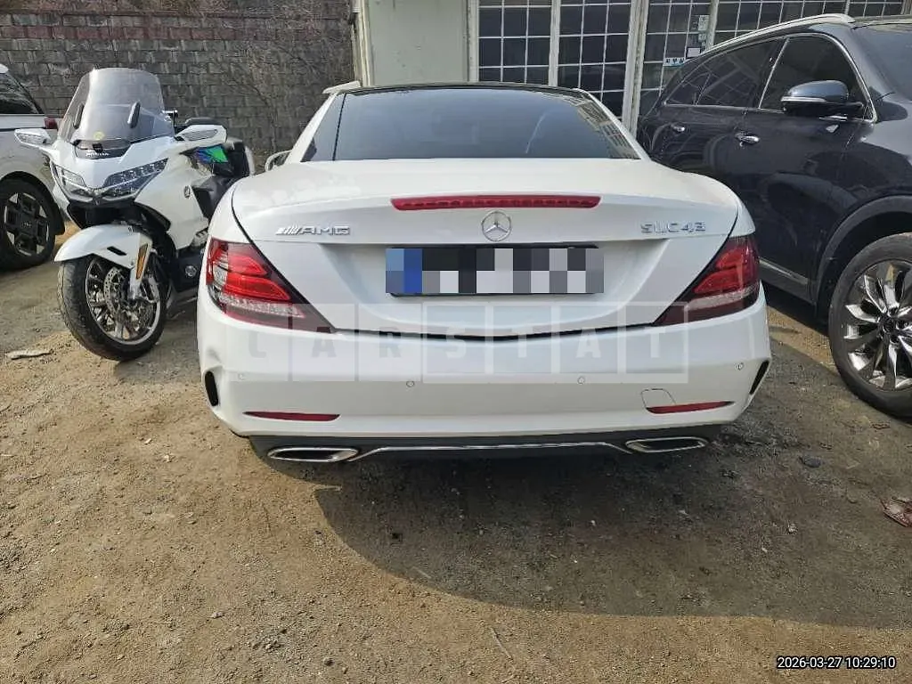 Photo 2 of 20: 2017 Mercedes-Benz SLC200 — Korean insurance auction