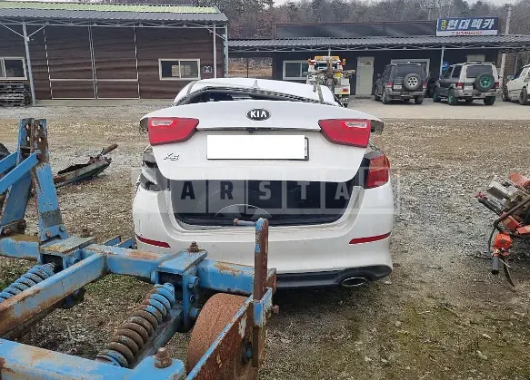 Photo 2 of 3: 2015 Kia K5, VIN KNAGN418BFA565277 — Korean insurance auction